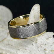 Gold Ring with Etched Muonionalusta Meteorite