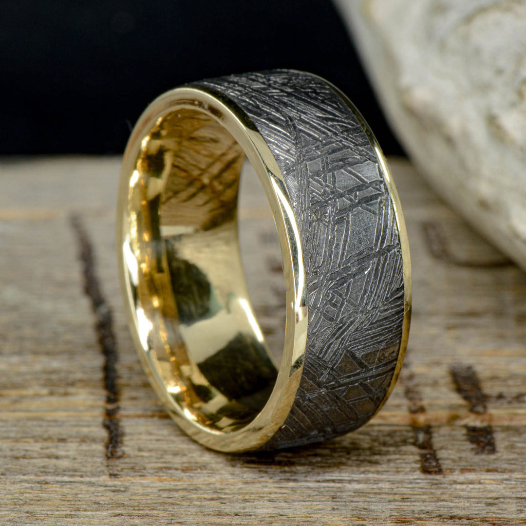 Gold Ring with Etched Muonionalusta Meteorite