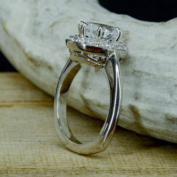 Oval Diamond Halo Ring