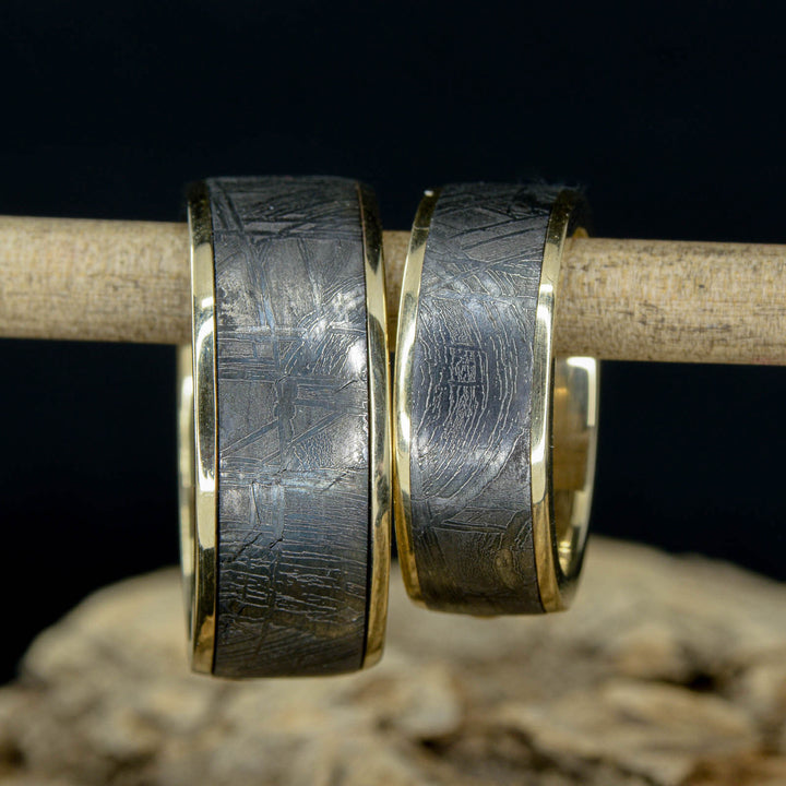 Yellow Gold & Etched Muonionalusta Meteorite