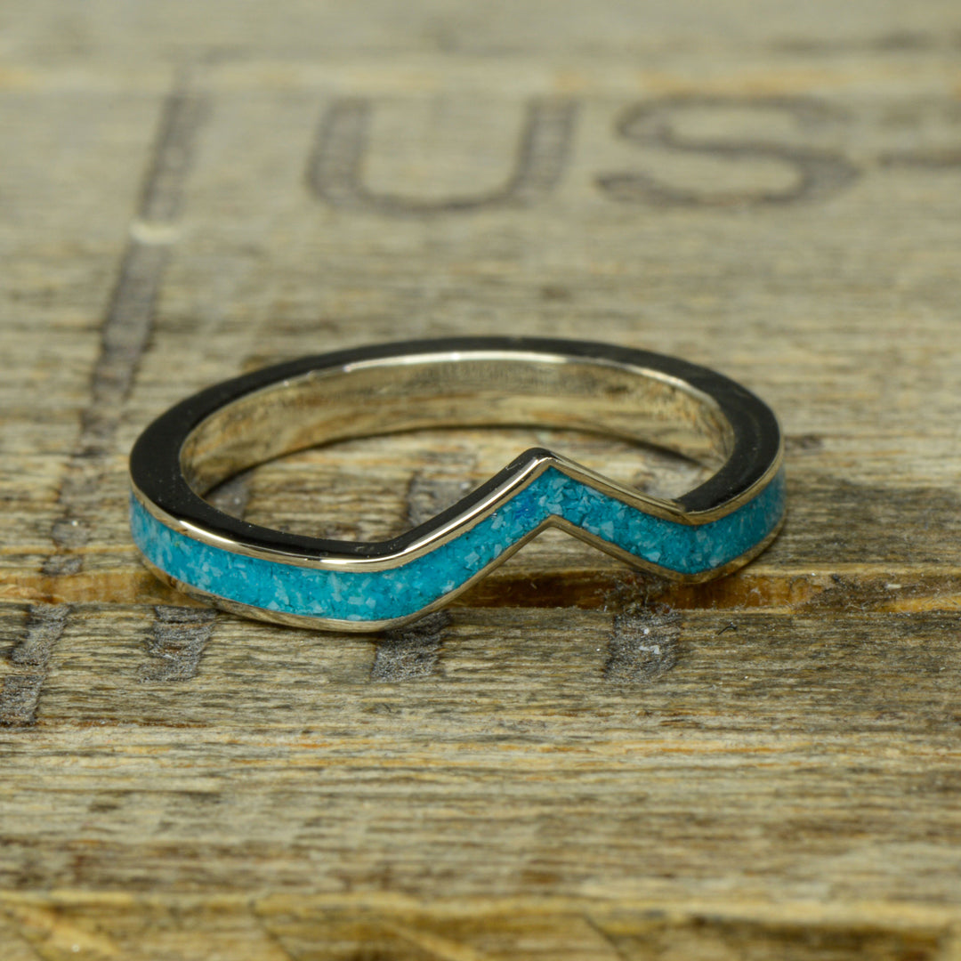 White Gold V Ring with Turquoise Inlay